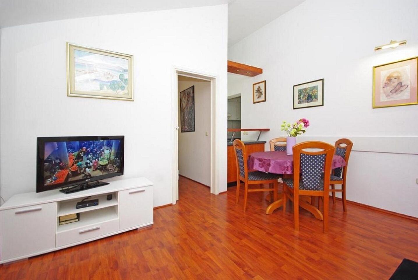 Apartments Mila Макарска Экстерьер фото