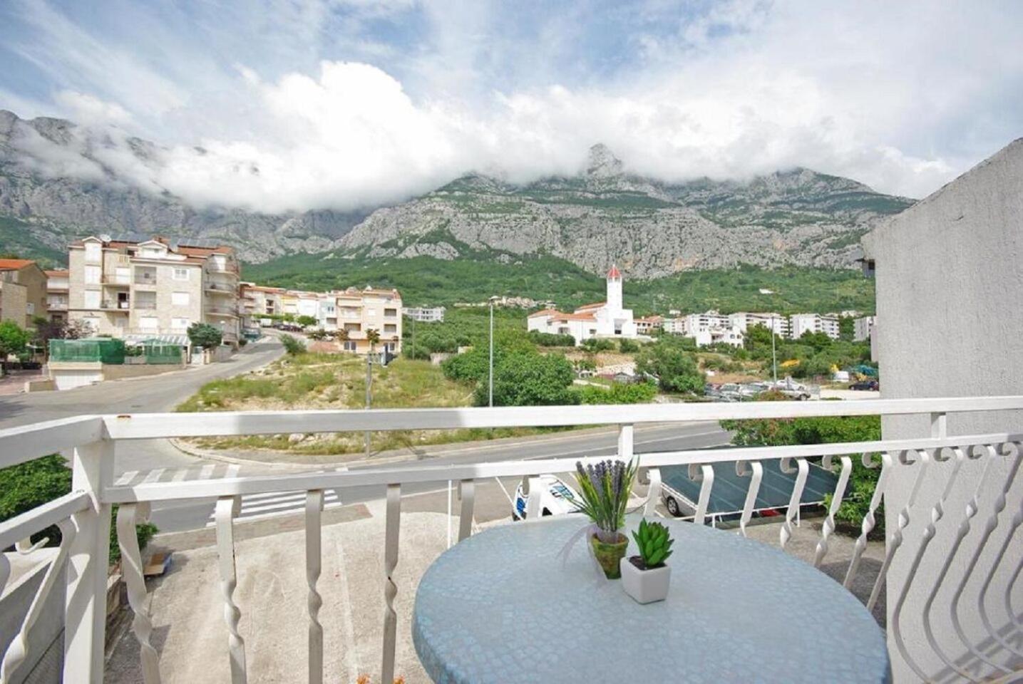 Apartments Mila Макарска Экстерьер фото